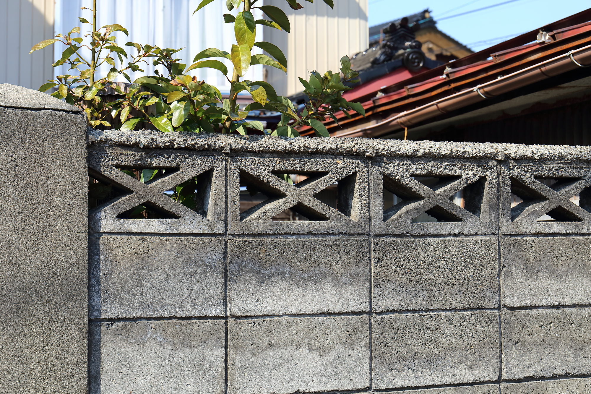 ブロック塀撤去・処理　【価格は応相談】 ブロック塀の解体費用を徹底解説！費用を抑える裏技と自分で解体する