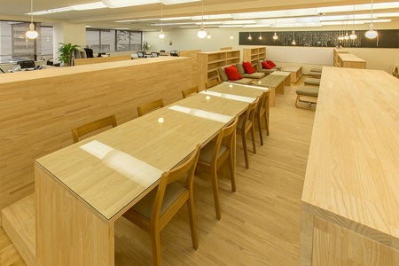 スタッフの仕事風景